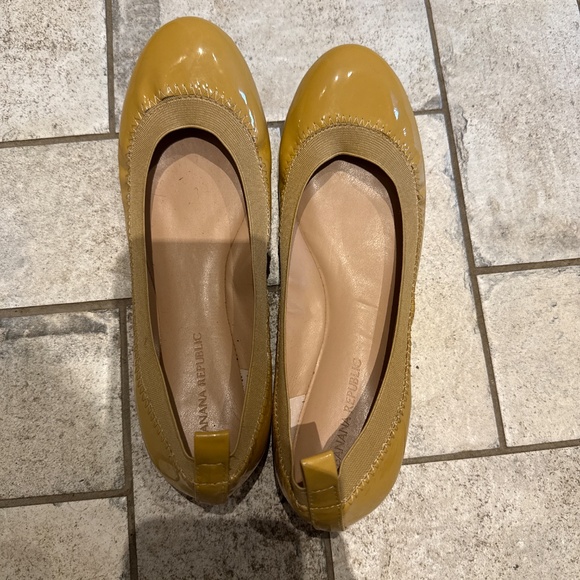 Banana republic flats - Picture 2 of 3